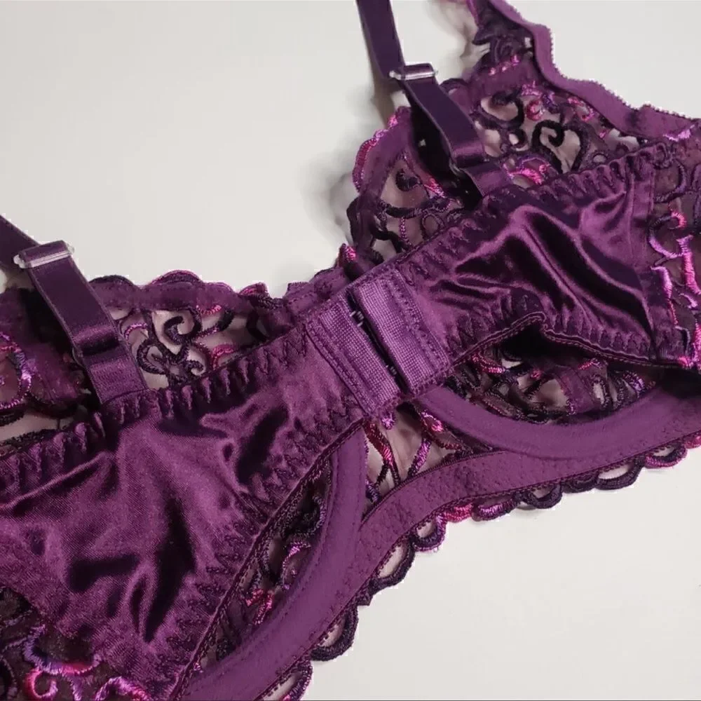 Victoria’s Secret- Purple Embroidered Heart Bra, Size 34B
